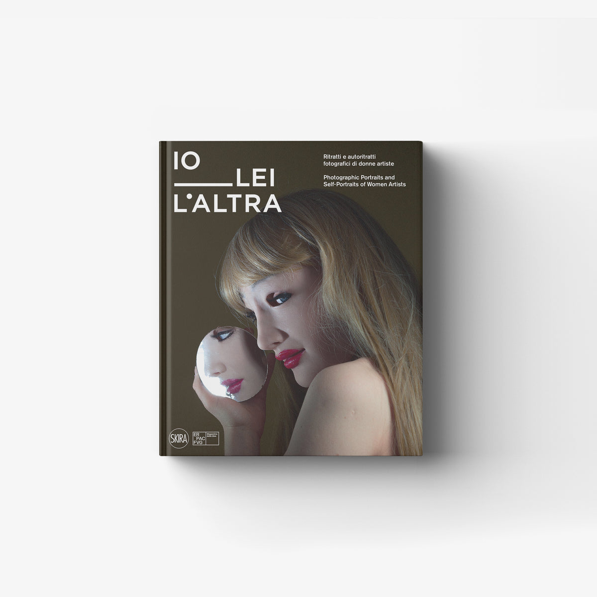 Art book in dark olive with cover portrait, Skira Arte, photographic portraits and self-portraits of women artists